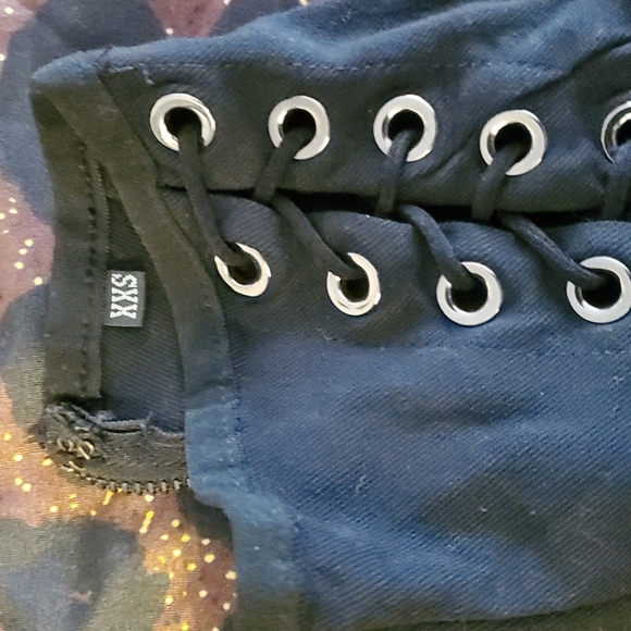 Xxs lace up high rise shorts - Picture 2 of 3